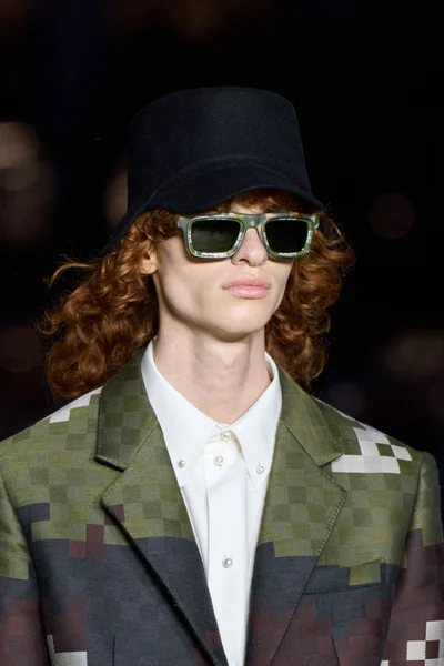 Look 8